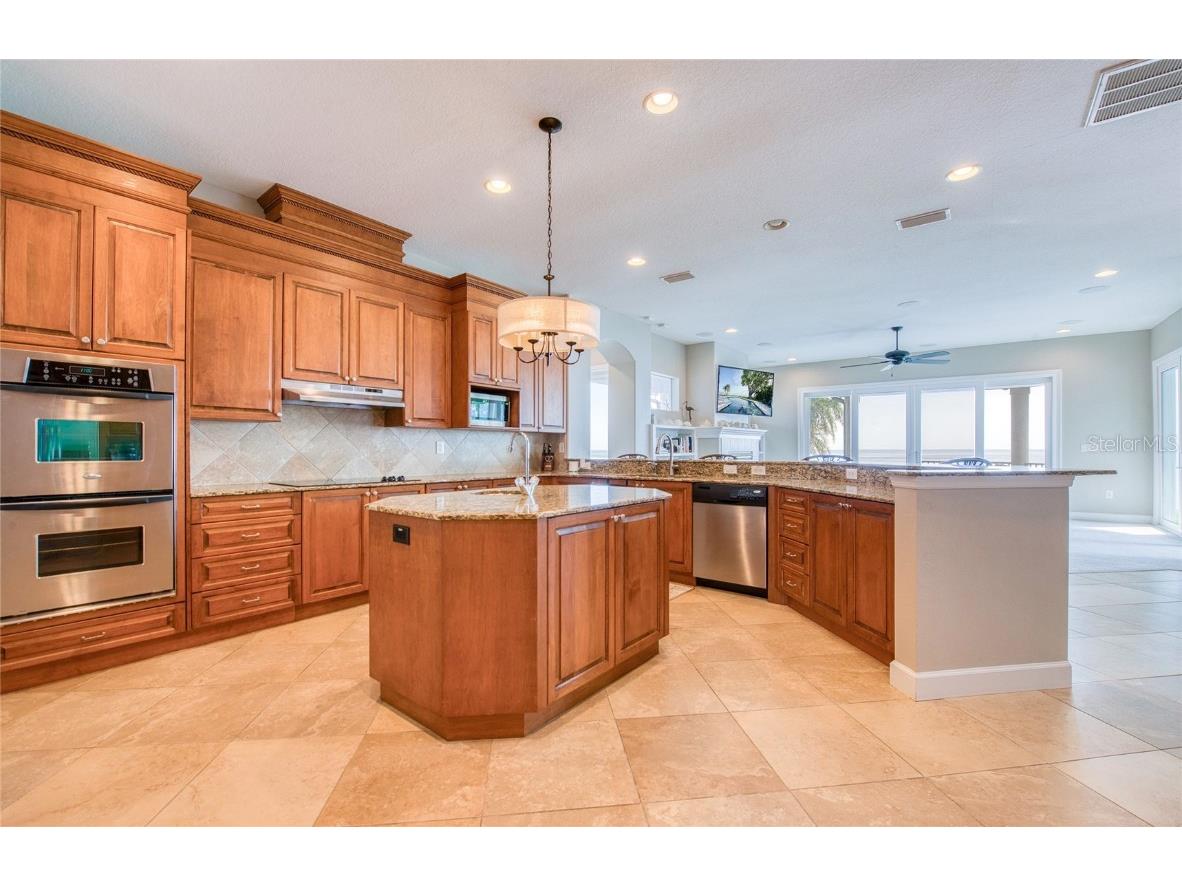 5918 Bahama Shores Drive S Saint Petersburg FL 33705 TB8460952 image17