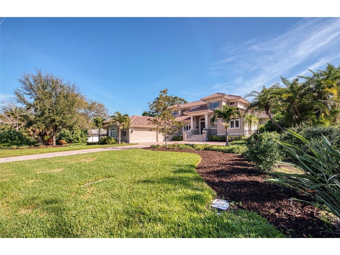5918 Bahama Shores Drive S Saint Petersburg FL 33705 TB8460952 image3