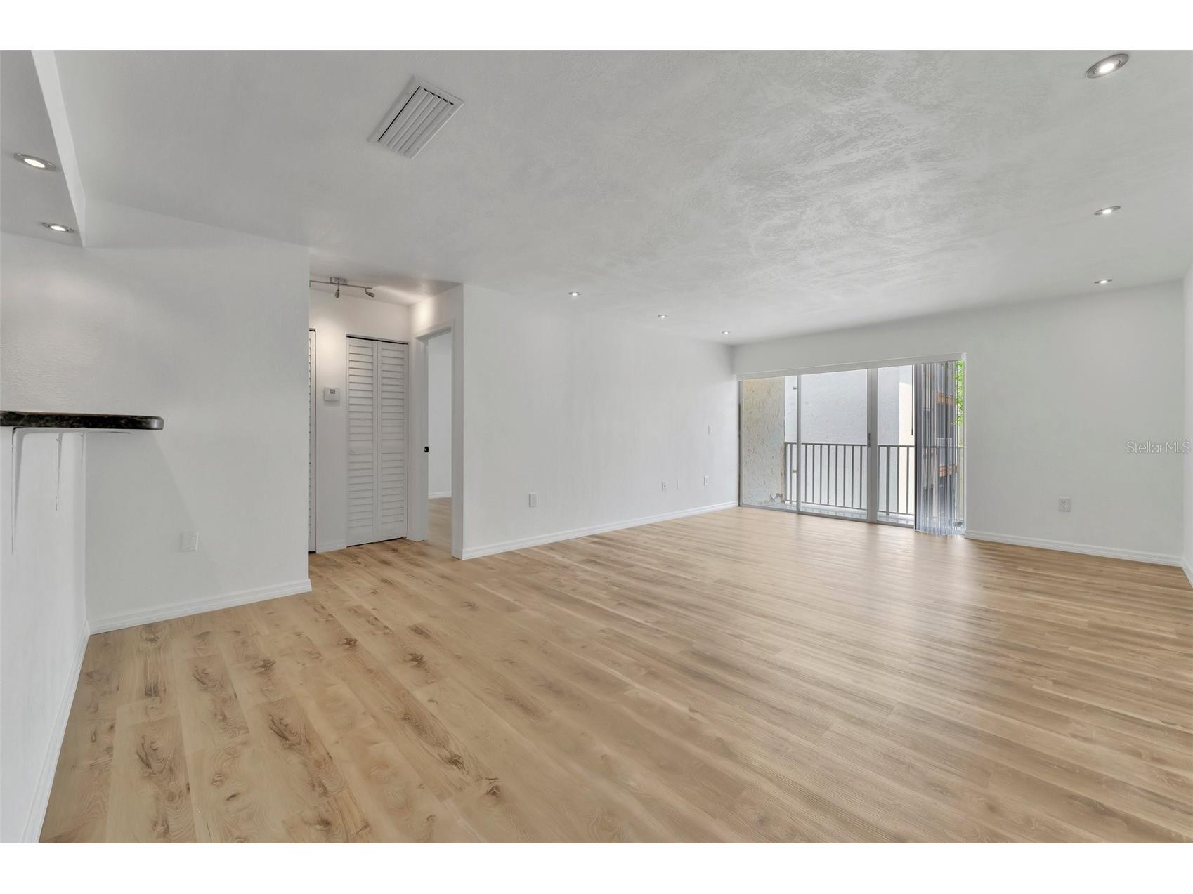 592 100th Avenue N #201 Saint Petersburg FL 33702 TB8517118 image10