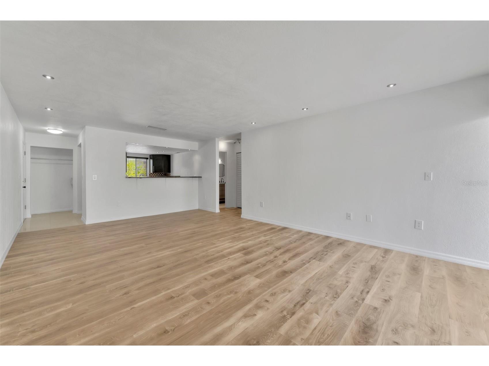592 100th Avenue N #201 Saint Petersburg FL 33702 TB8517118 image17