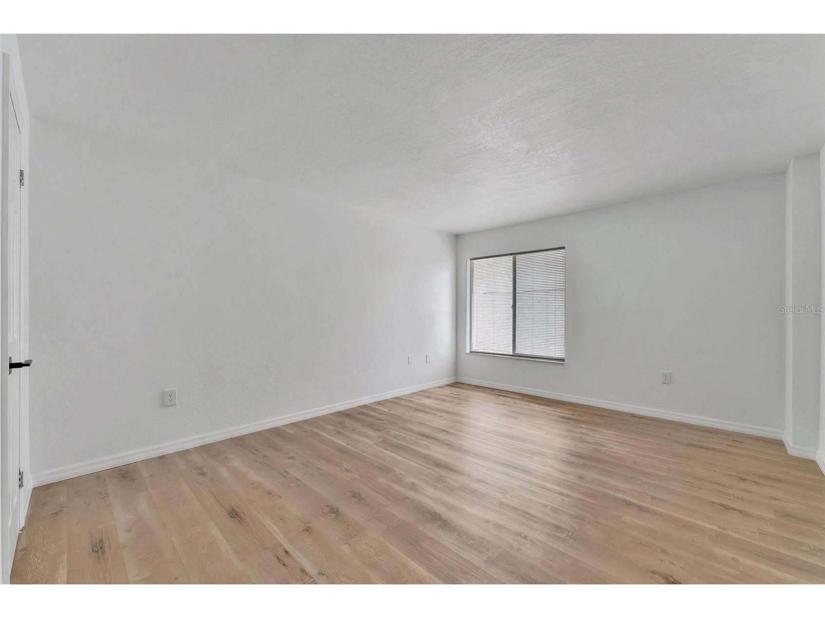 592 100th Avenue N #201 Saint Petersburg FL 33702 TB8517118 image20