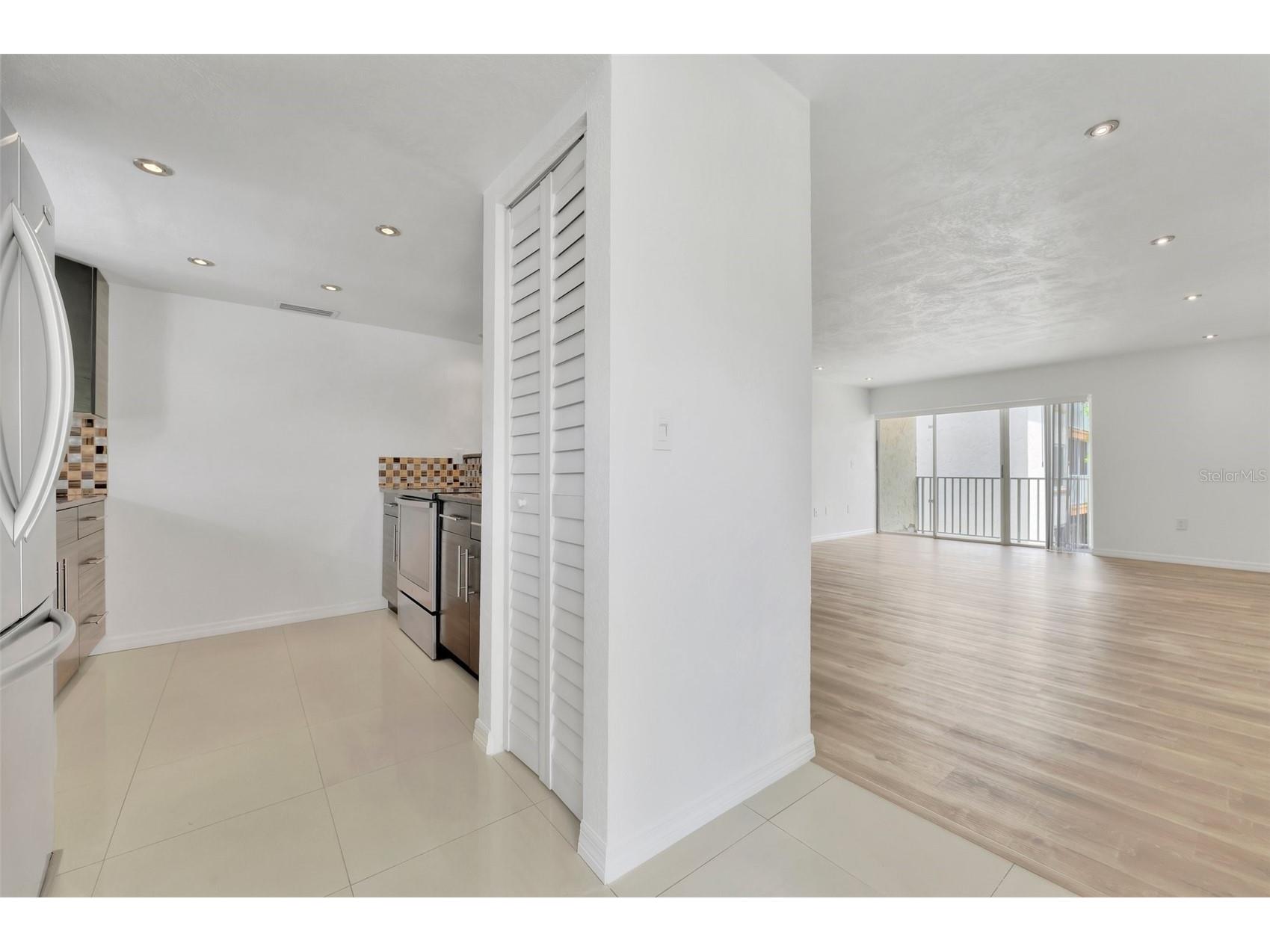 592 100th Avenue N #201 Saint Petersburg FL 33702 TB8517118 image3