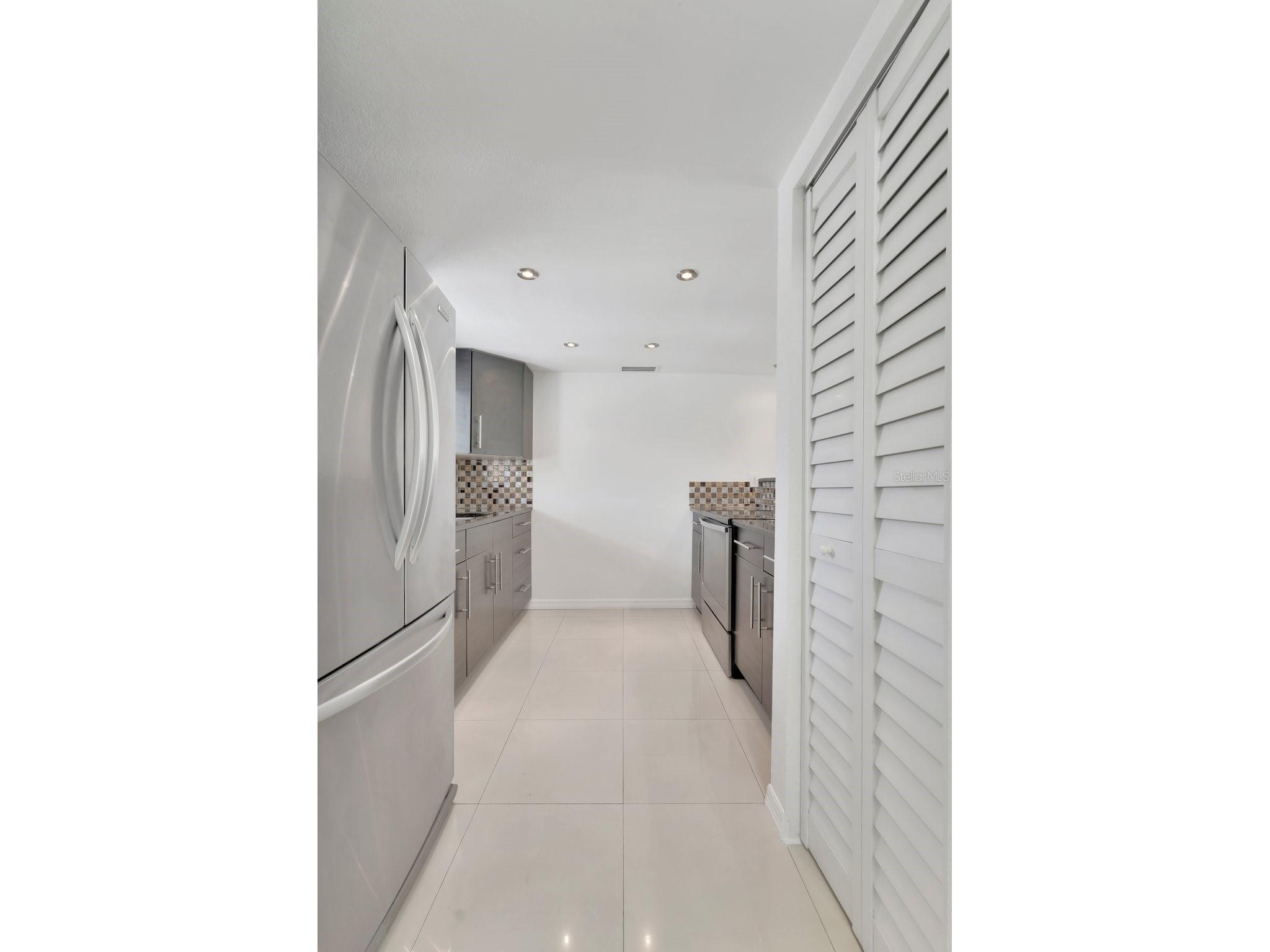 592 100th Avenue N #201 Saint Petersburg FL 33702 TB8517118 image4