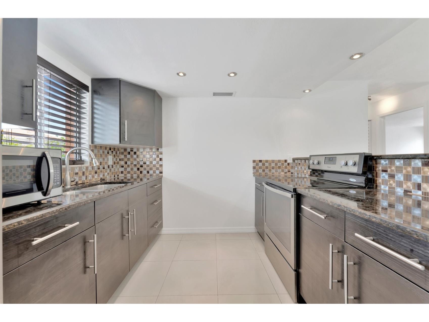 592 100th Avenue N #201 Saint Petersburg FL 33702 TB8517118 image9