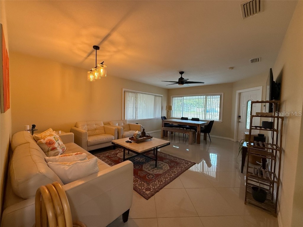 5920 1st Street N Saint Petersburg FL 33703 TB8457608 image10