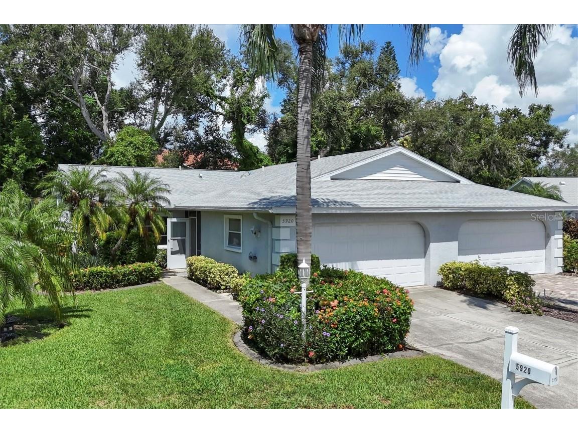 5920 Bonaventure Place Sarasota FL 34243 A4662955 image1