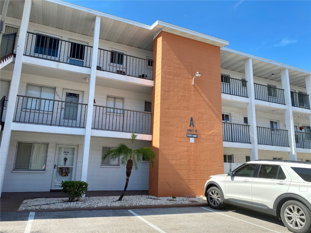 5920 Garden Lane #A32 Bradenton FL 34207 A4588562 image1