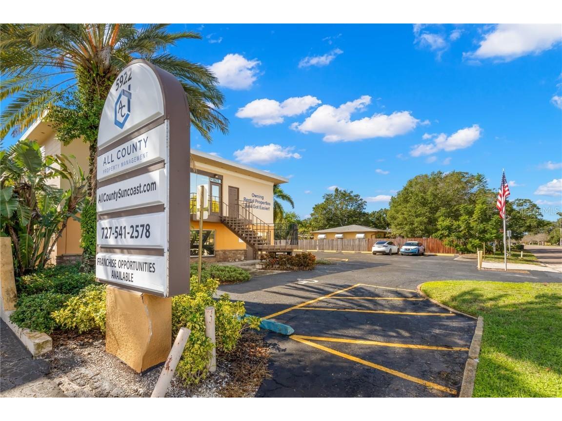 5922 9 Avenue N Saint Petersburg FL 33710 MLS U8183135 Edina Realty 5922-9-avenue-n-saint-petersburg-fl-33710-mls-u8183135-edina-realty