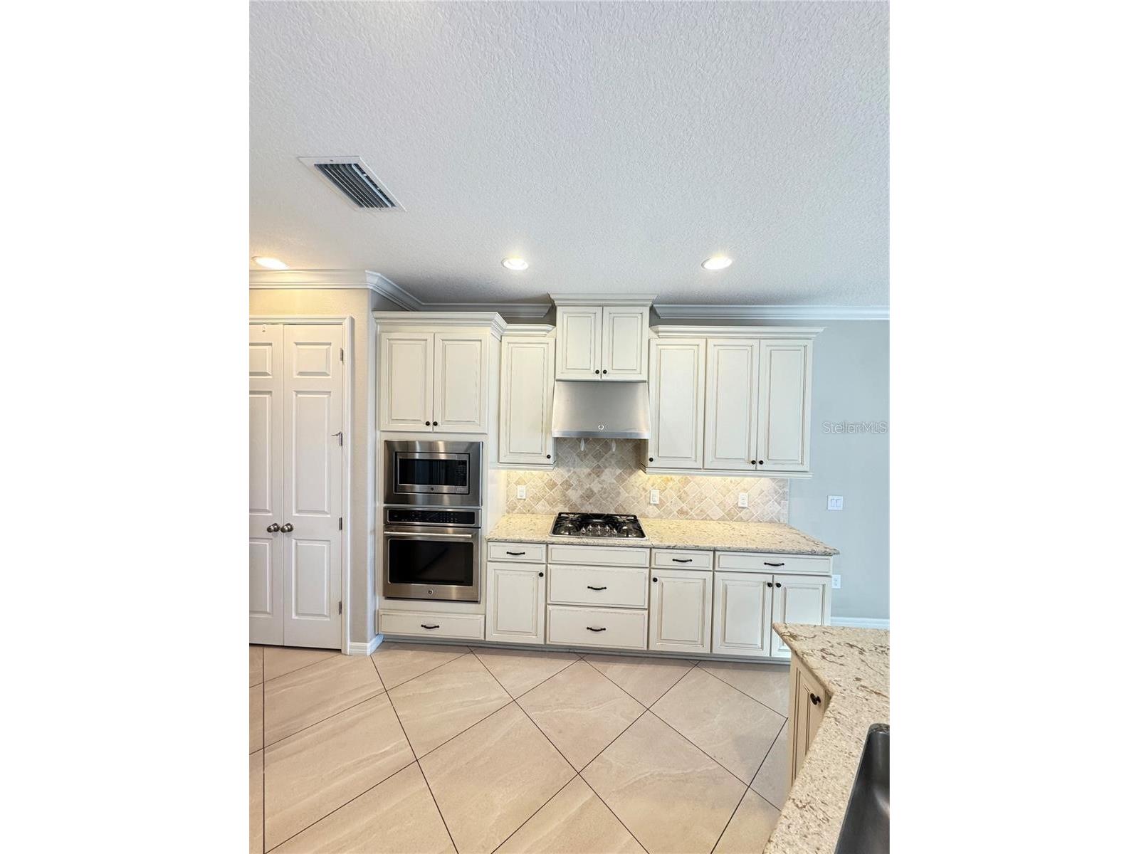 5922 Anise Drive Sarasota FL 34238 A4693142 image8