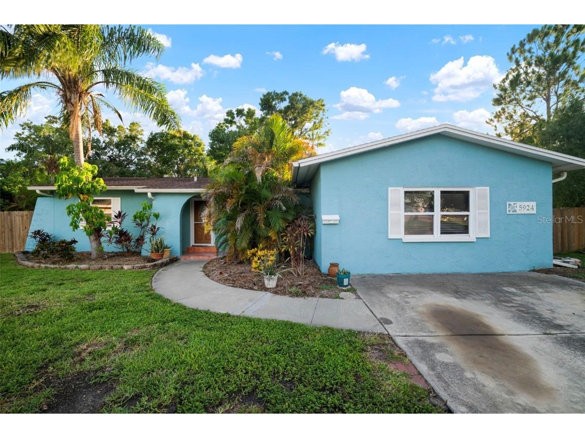 5924 16th Lane NE Saint Petersburg FL 33703 TB8411086 image1