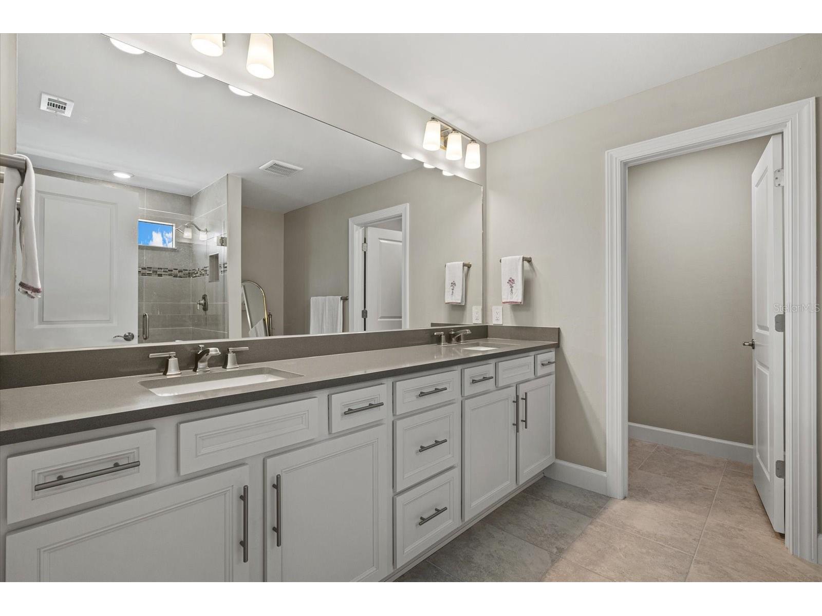 5925 Bluestar Court Lakewood Ranch FL 34211 A4681909 image31