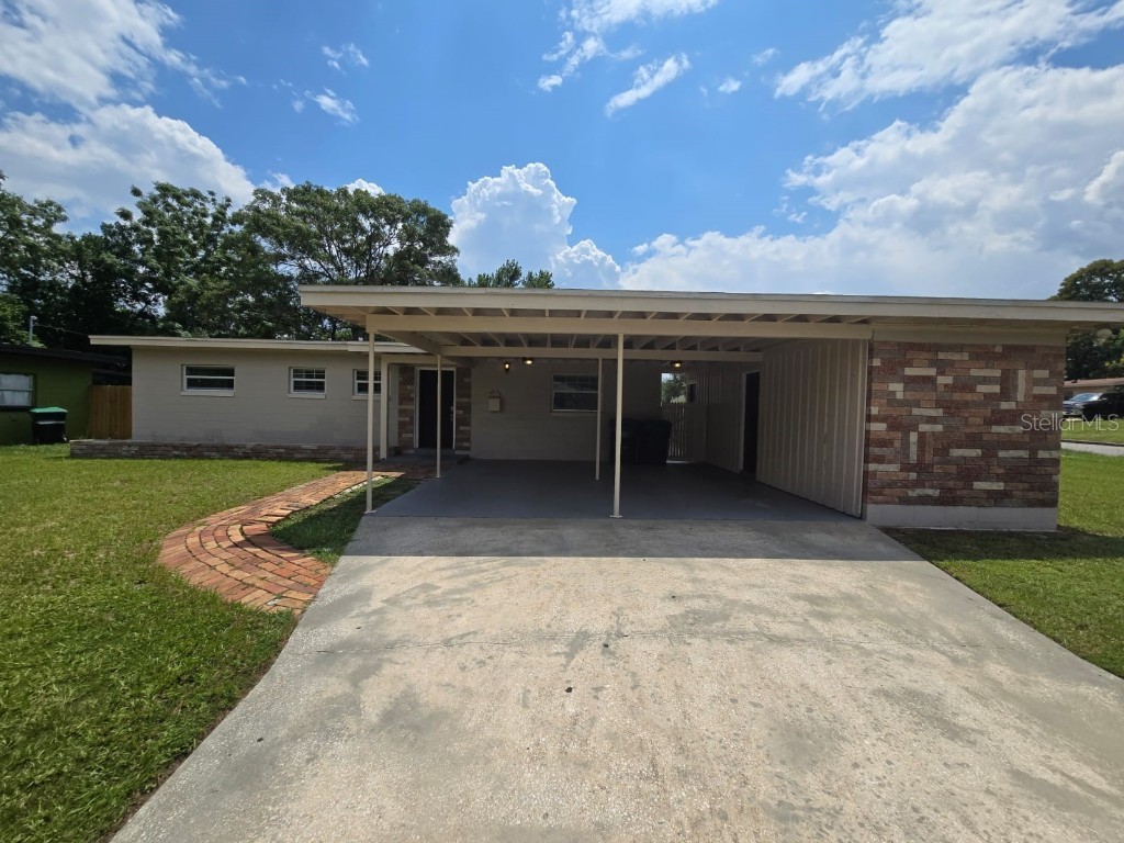 5926 Harrington Drive Orlando FL 32808 U8254560 image1