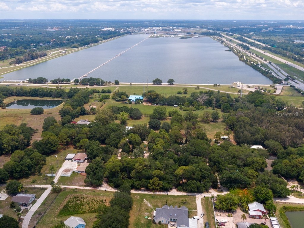 5927 Brown Lane Sarasota FL 34232 A4557776 image1