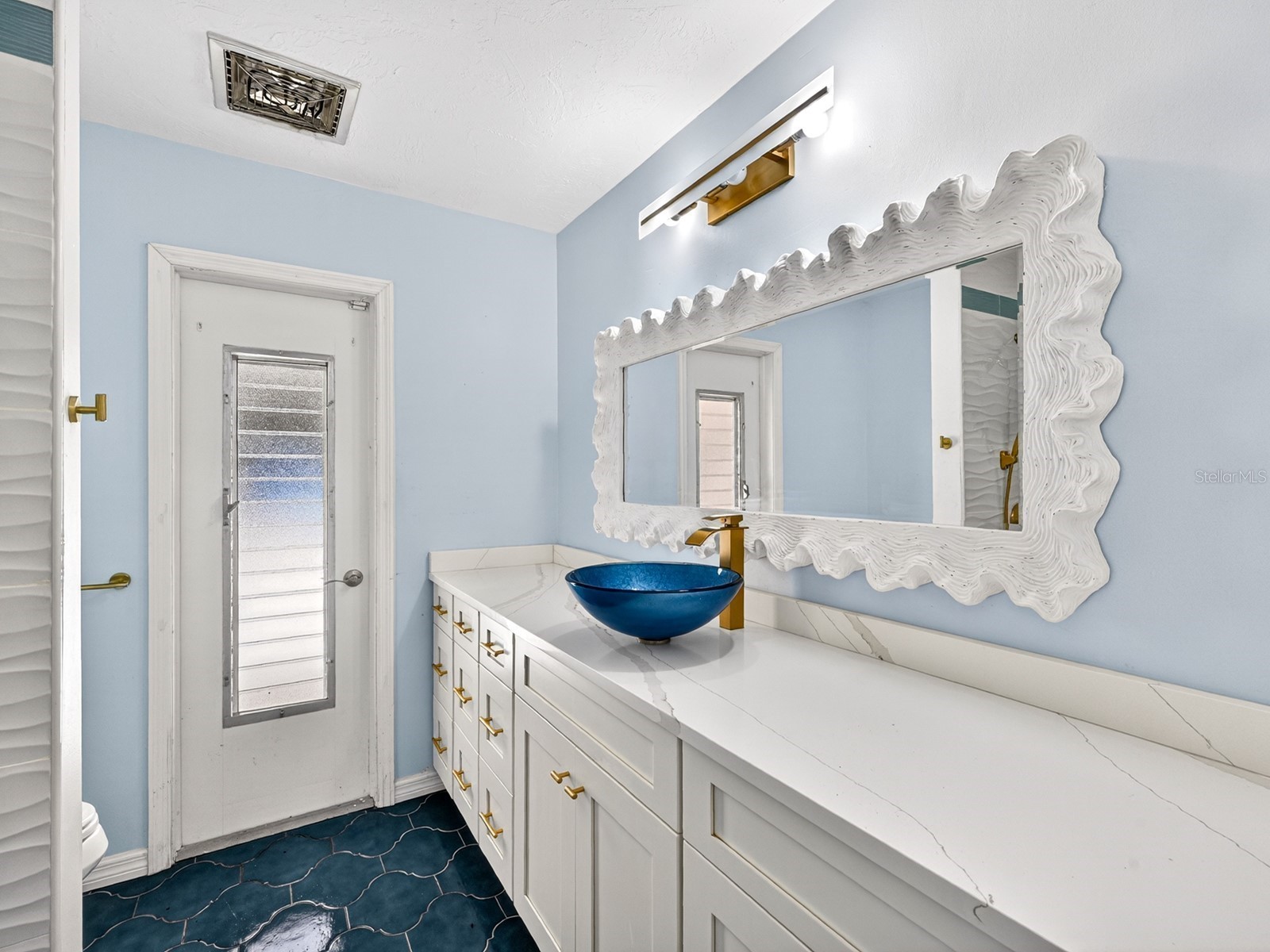 5927 Driftwood Avenue Sarasota FL 34231 A4694069 image20