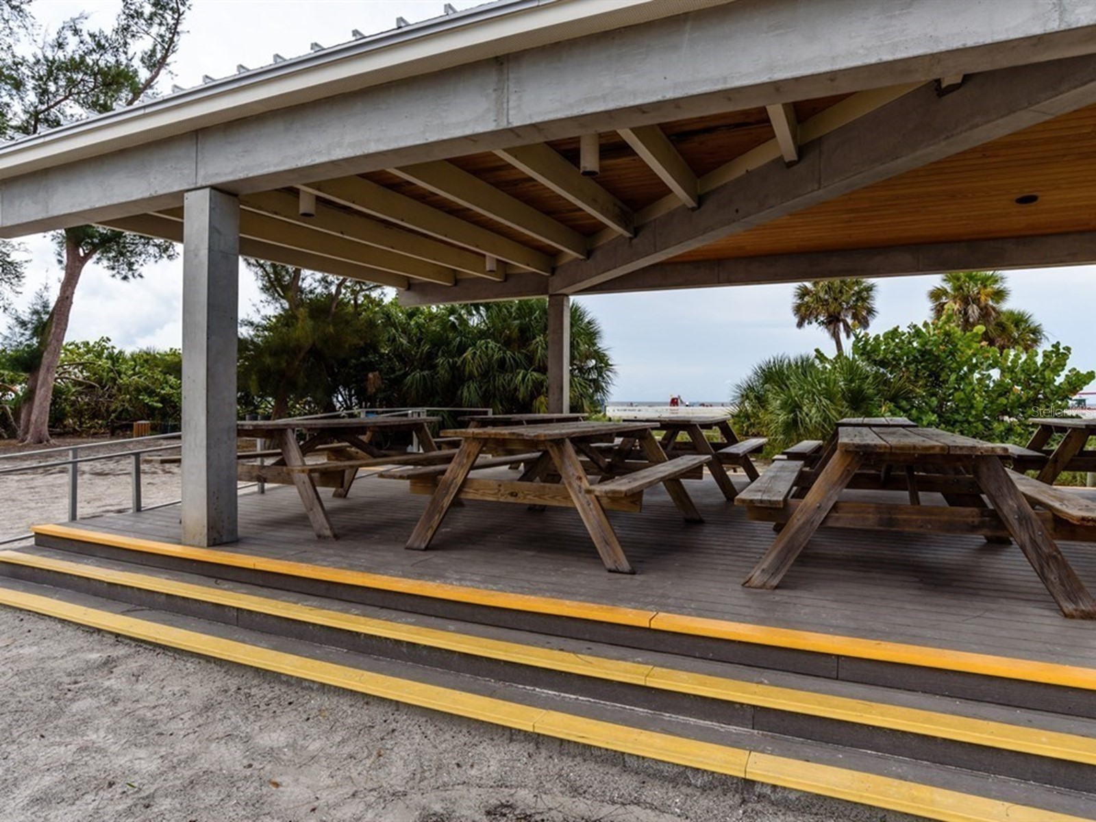 5927 Driftwood Avenue Sarasota FL 34231 A4694069 image57