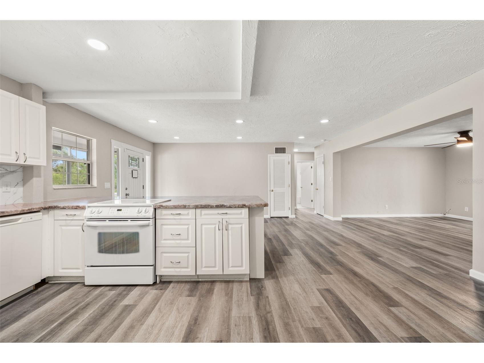 5929 Murdock Avenue Sarasota FL 34231 A4687404 image16