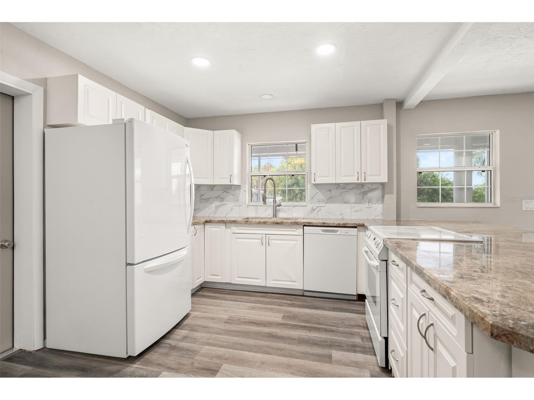 5929 Murdock Avenue Sarasota FL 34231 A4687404 image17