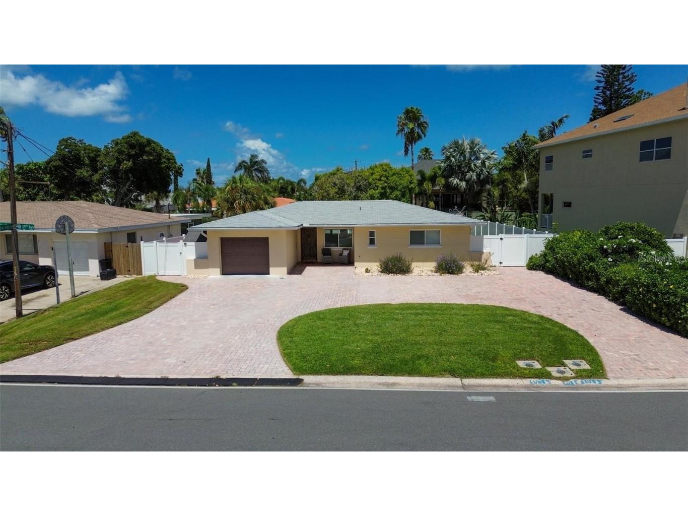 593 39th Avenue Saint Pete Beach FL 33706 TB8340881 image1
