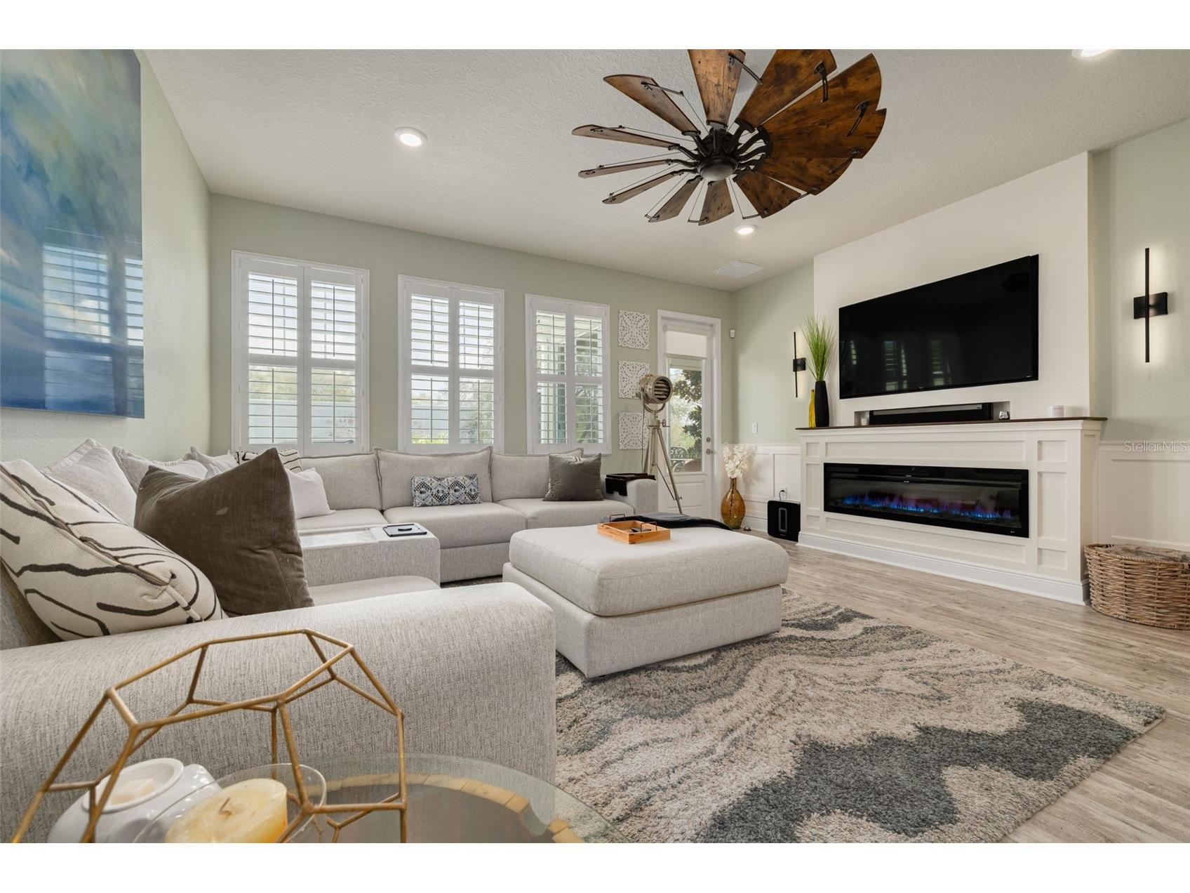 593 Ozona Village Drive Palm Harbor FL 34683 TB8485285 image4