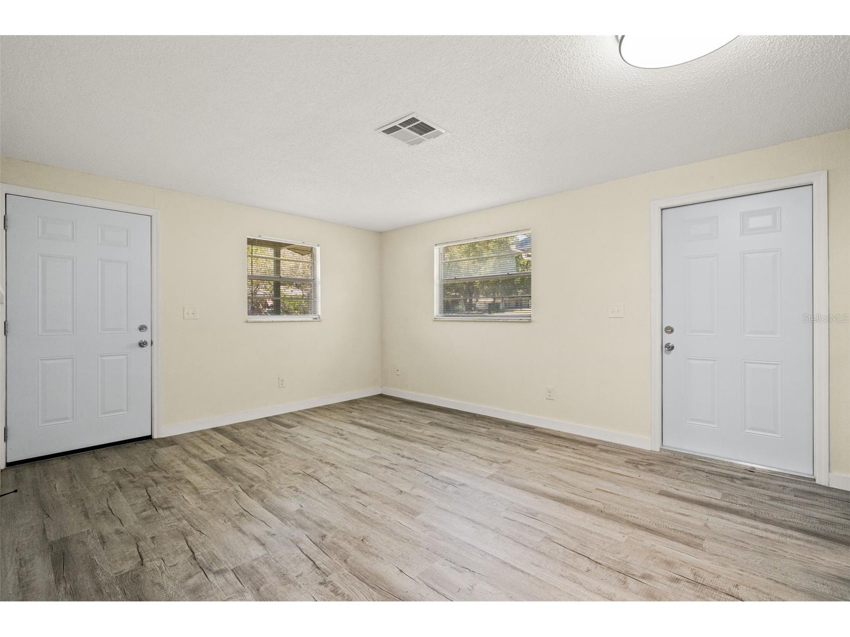 5931 13th Street Zephyrhills FL 33542 W7884944 image6
