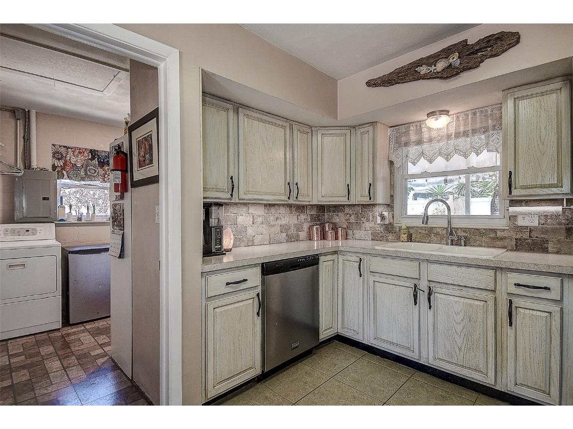 5931 33 Avenue N Saint Petersburg FL 33710 TB8374782 image11