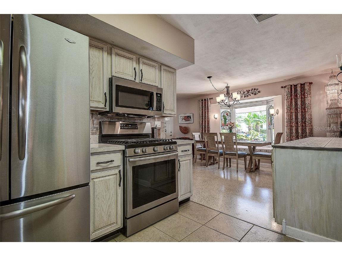 5931 33 Avenue N Saint Petersburg FL 33710 TB8374782 image12