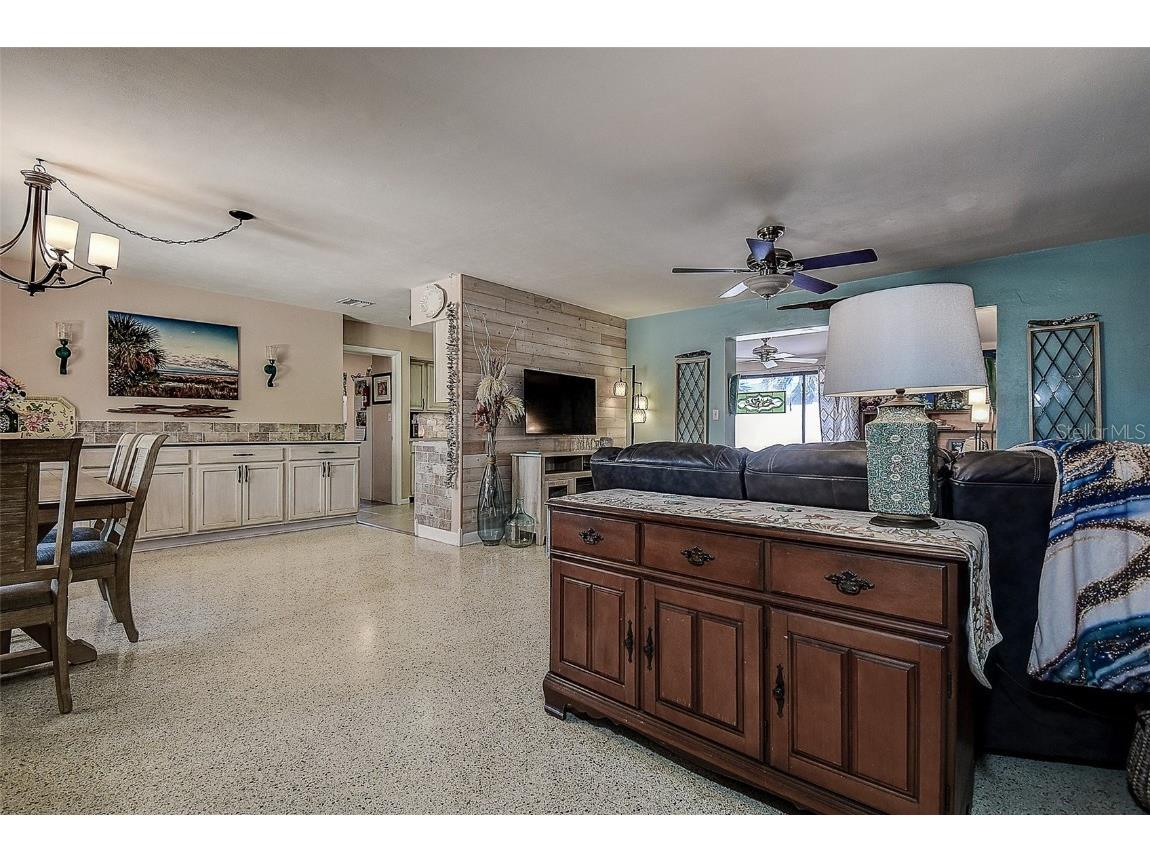 5931 33 Avenue N Saint Petersburg FL 33710 TB8374782 image5