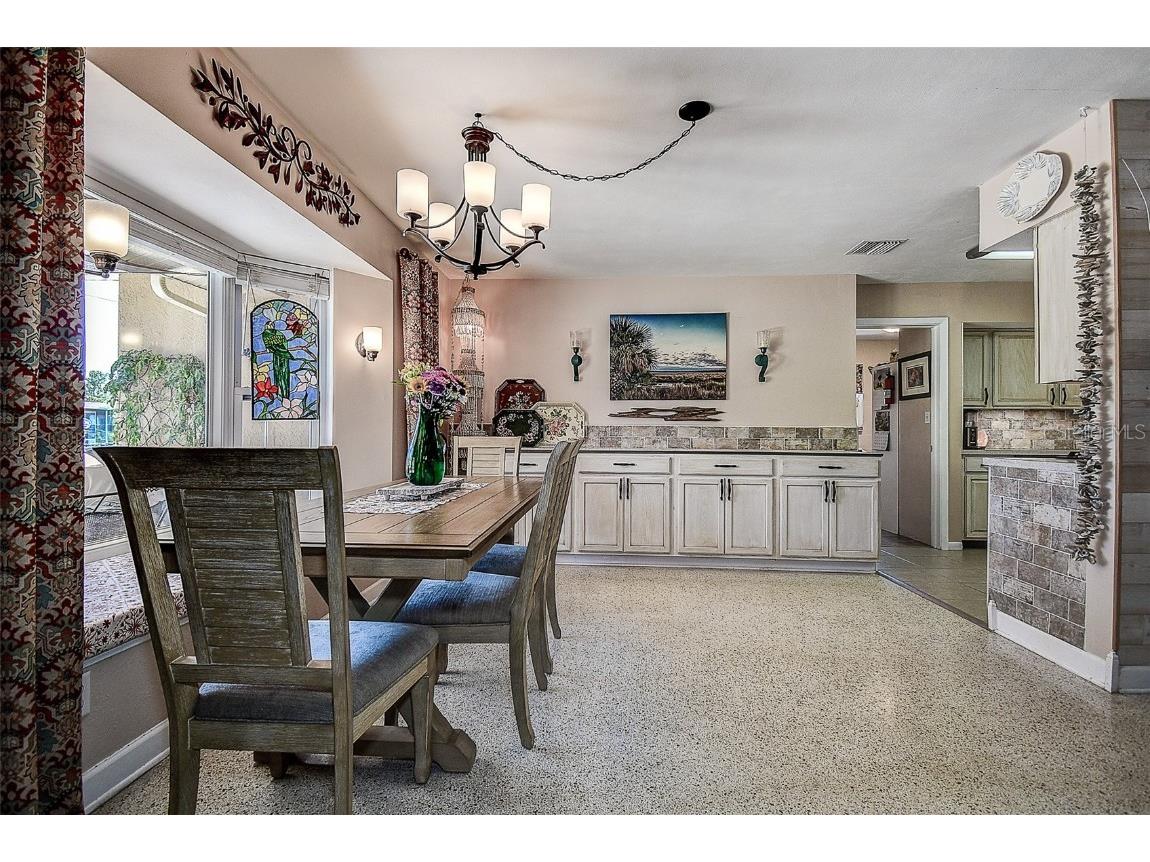 5931 33 Avenue N Saint Petersburg FL 33710 TB8374782 image6