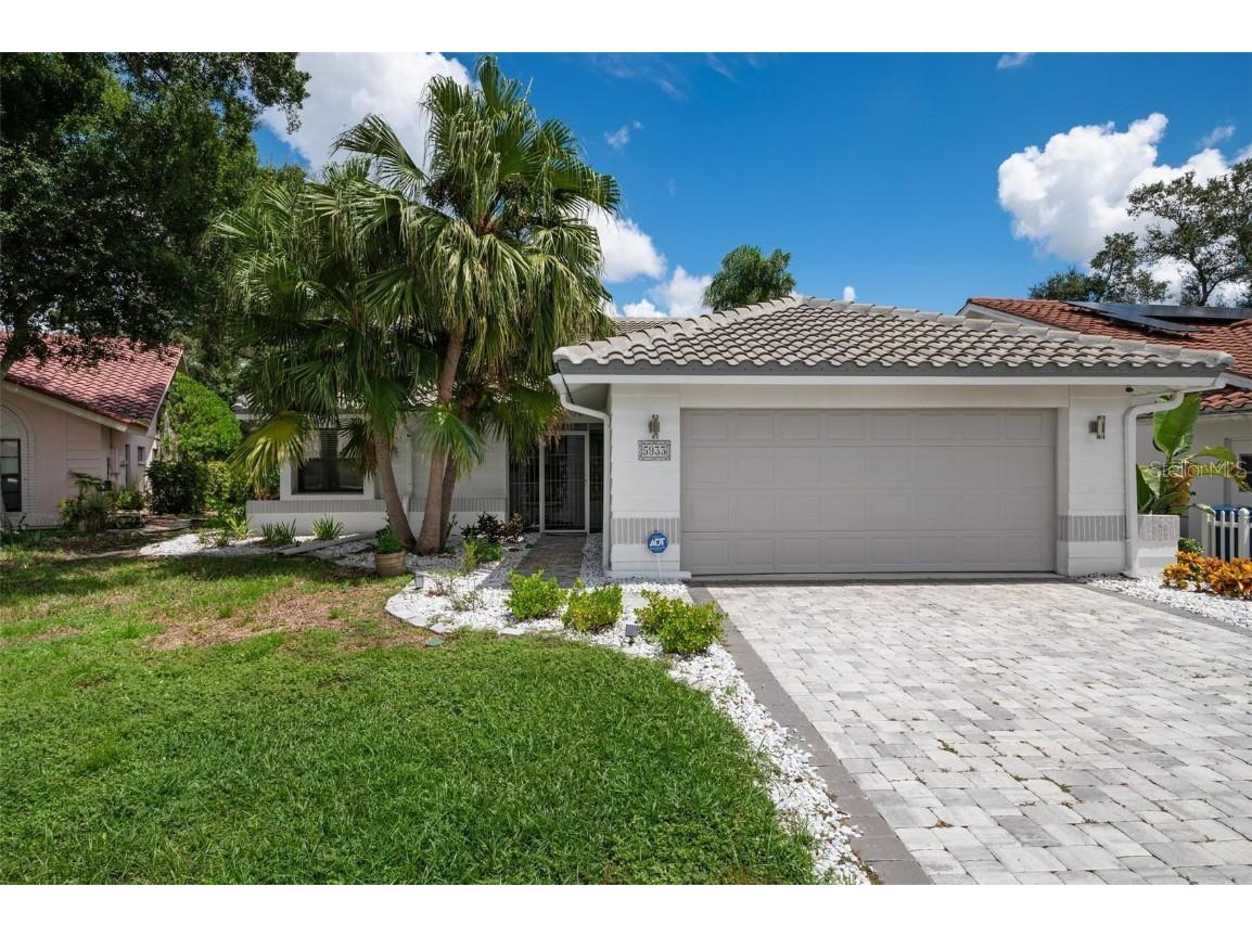 5933 San Michelle Drive Sarasota FL 34243 A4625054 image1