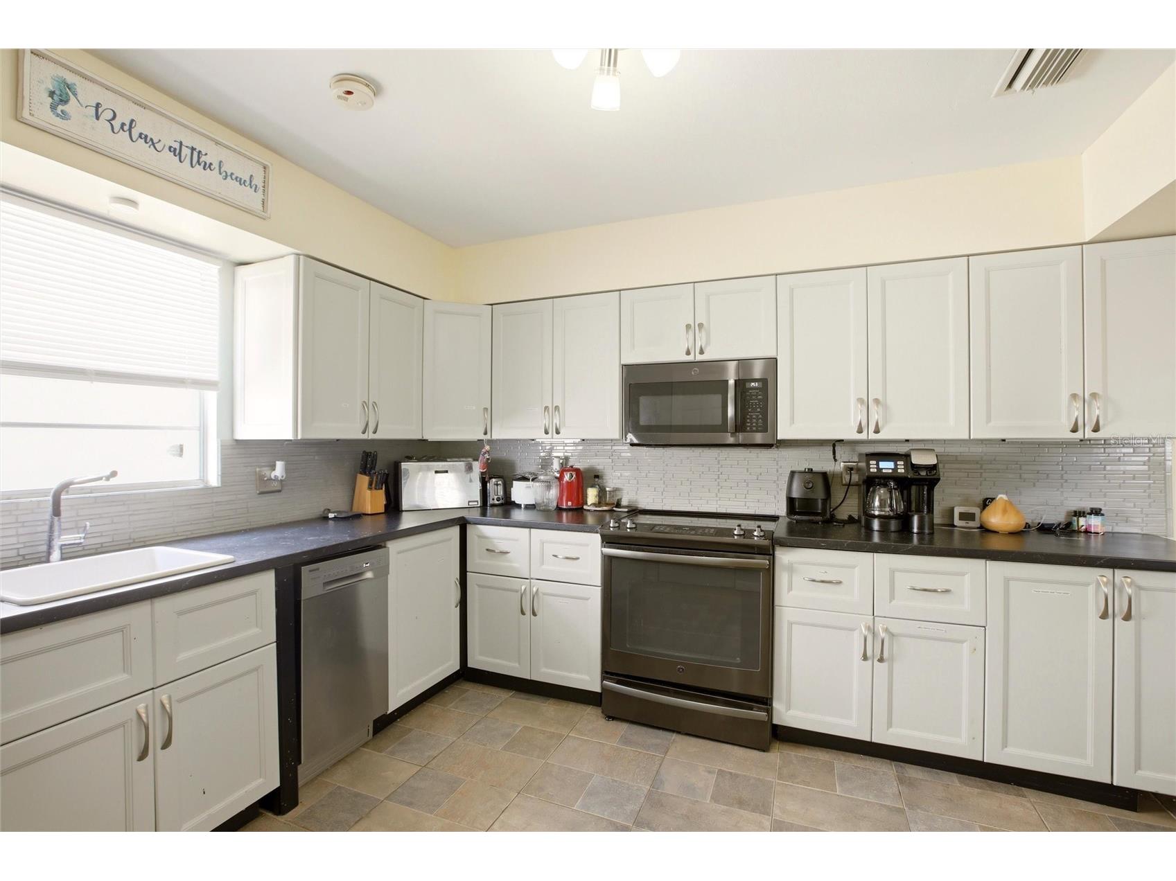 5936 Albert Place Sarasota FL 34231 O6399746 image8