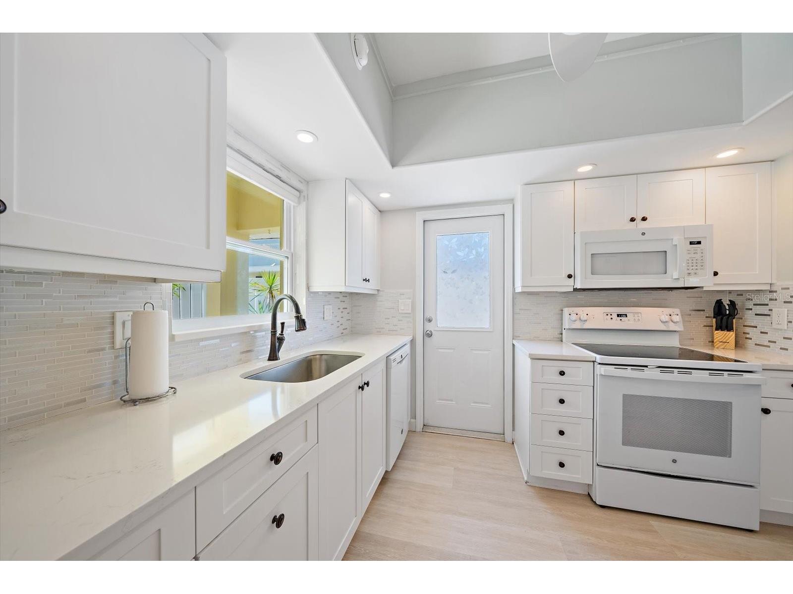 5936 Driftwood Avenue #16 Sarasota FL 34231 A4692206 image31