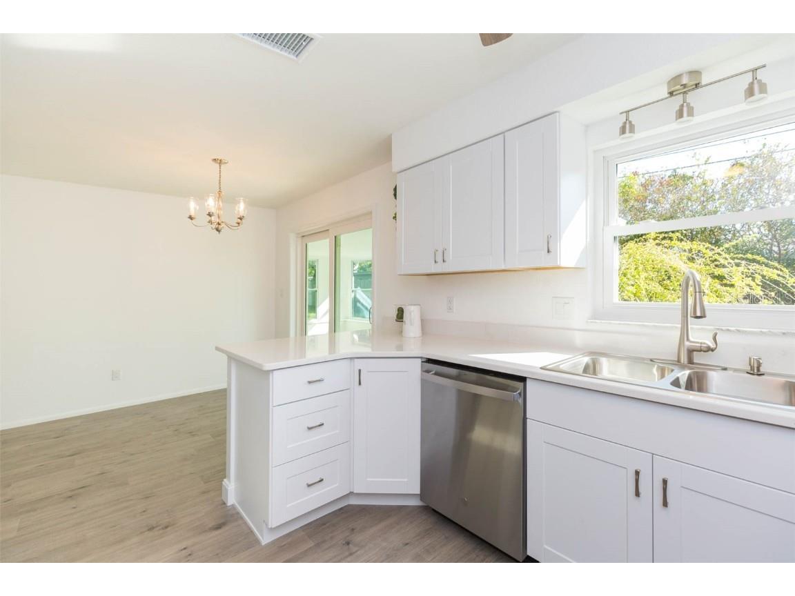 5938 4th Avenue S Saint Petersburg FL 33707 TB8449454 image14