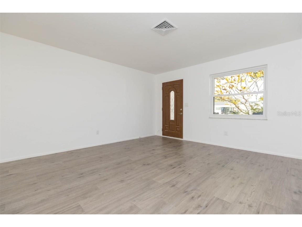 5938 4th Avenue S Saint Petersburg FL 33707 TB8449454 image7