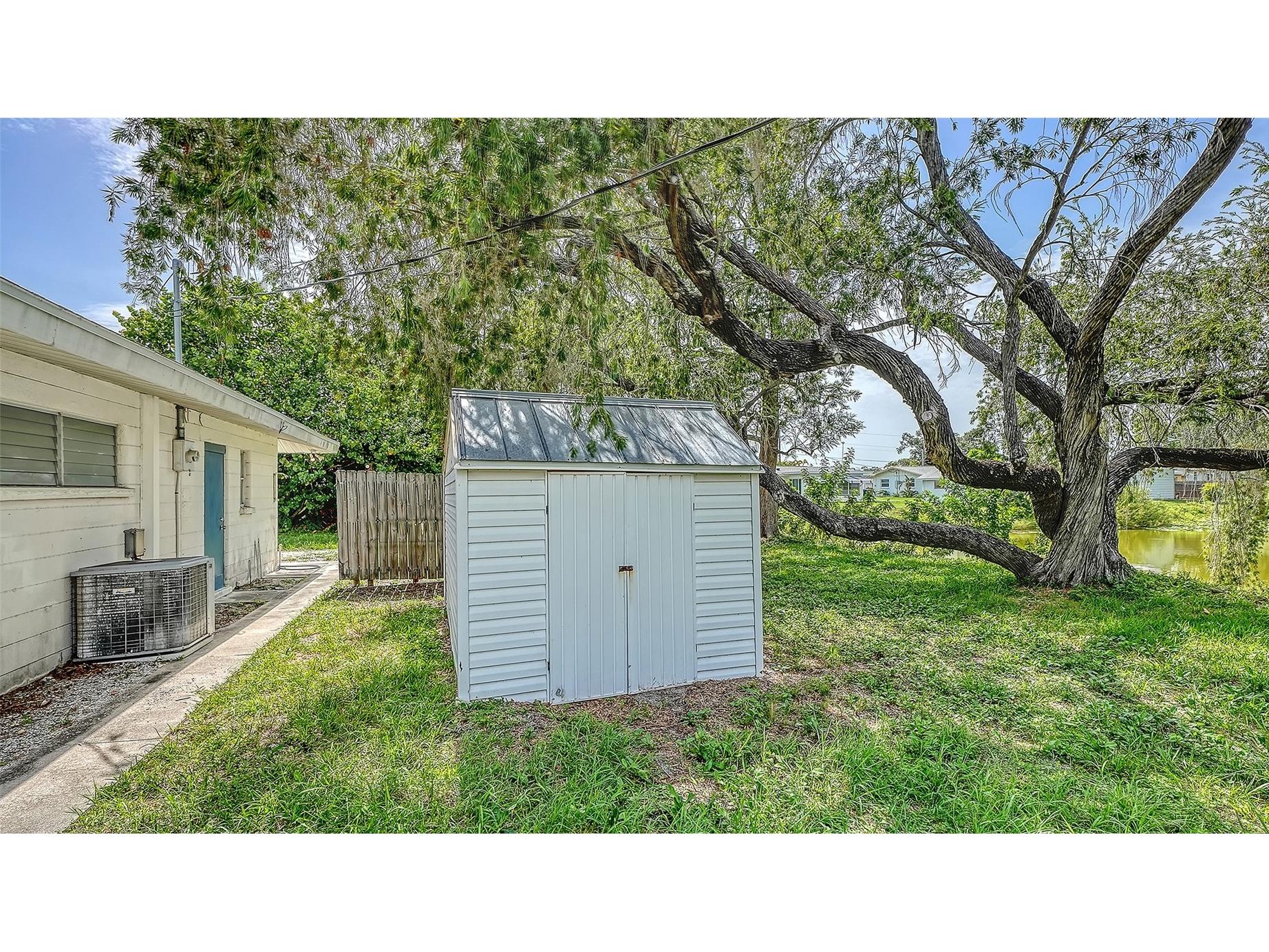 5938 Murdock Avenue Sarasota FL 34231 A4697066 image3