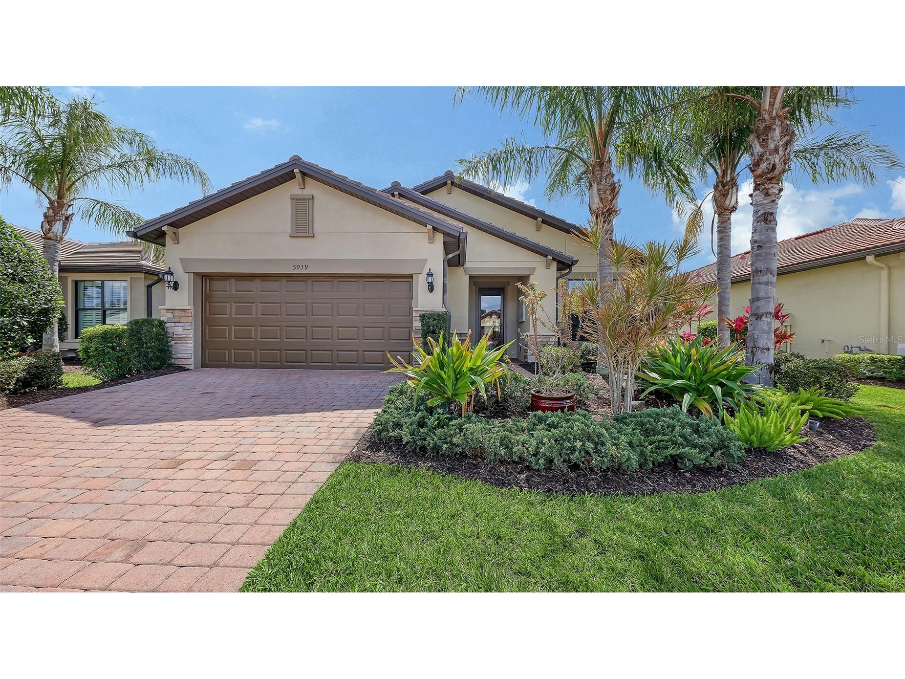 5939 Caspian Tern Drive Sarasota FL 34238 A4684960 image1