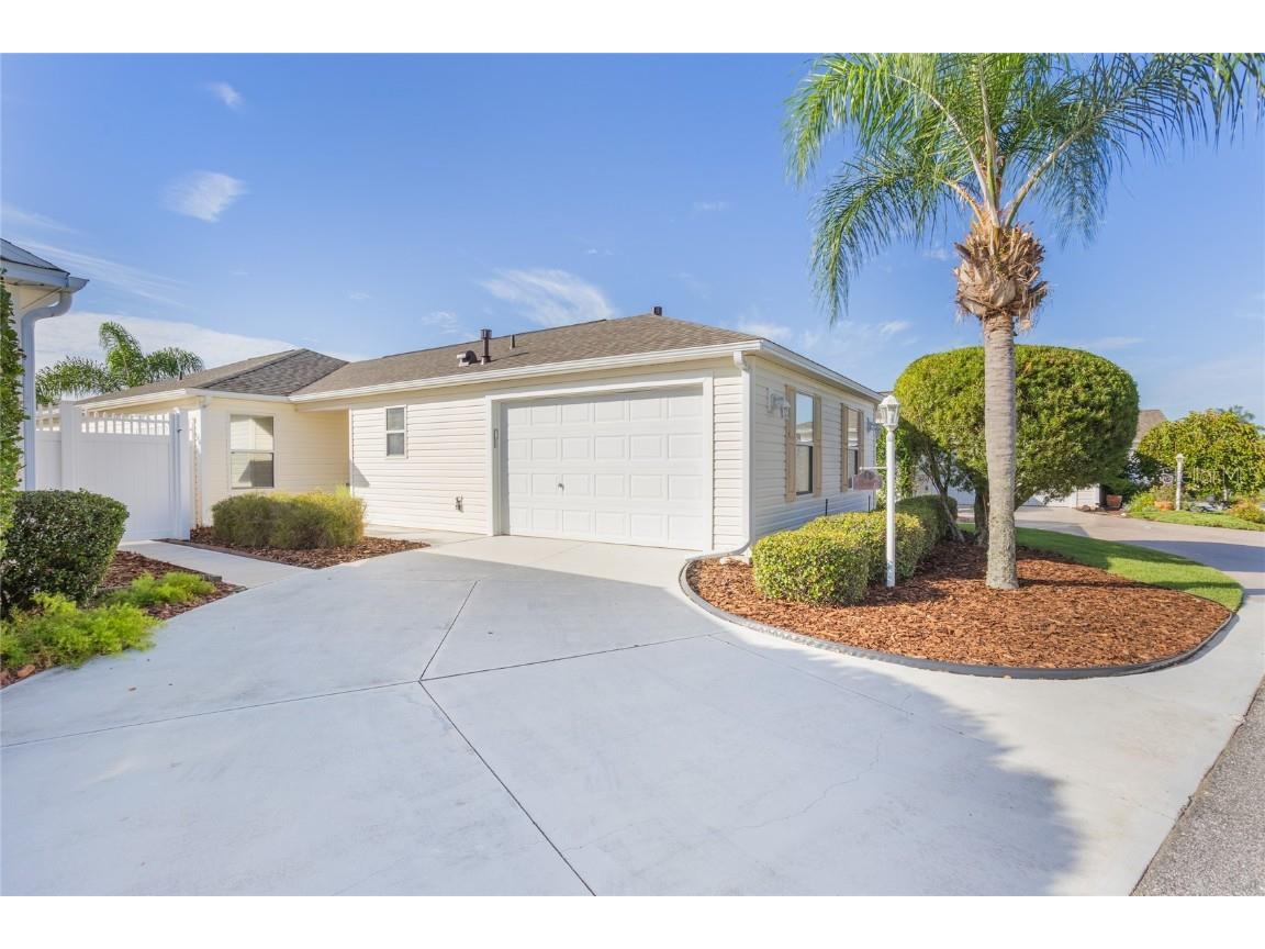 594 Lacy Place The Villages FL 32162 O6342306 image1