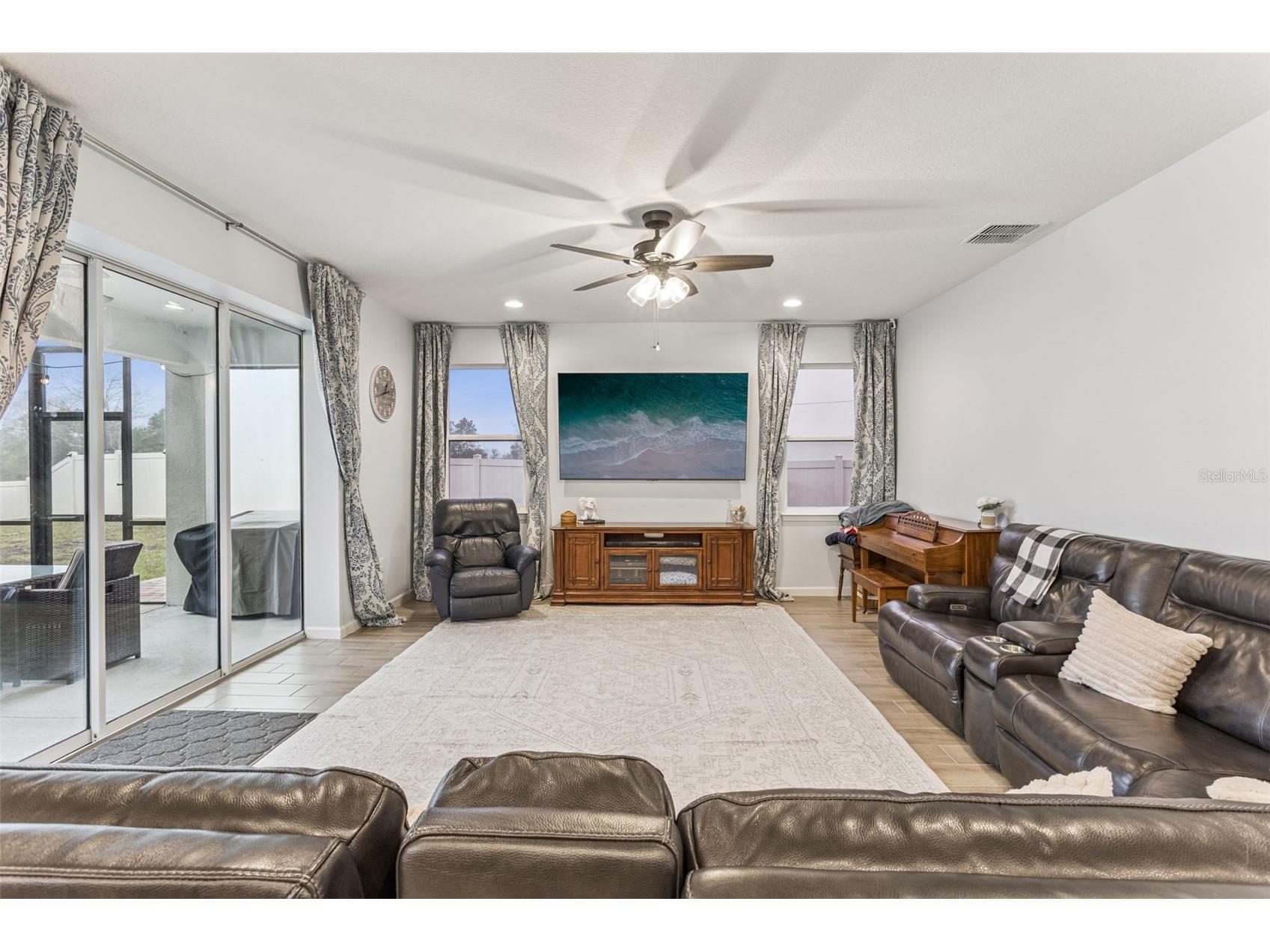 594 Via Bella Court Howey In The Hills FL 34737 O6366238 image12