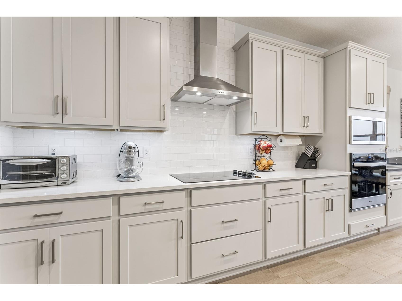 594 Via Bella Court Howey In The Hills FL 34737 O6366238 image9