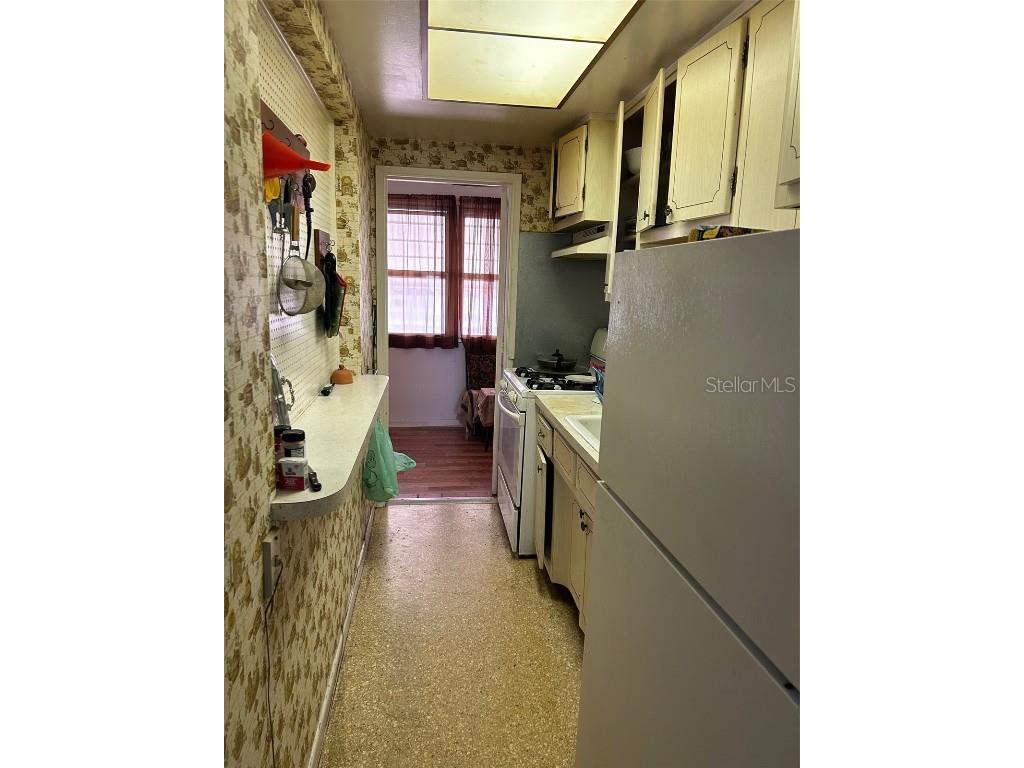 5940 21st Street N #11 Saint Petersburg FL 33714 TB8378124 image24