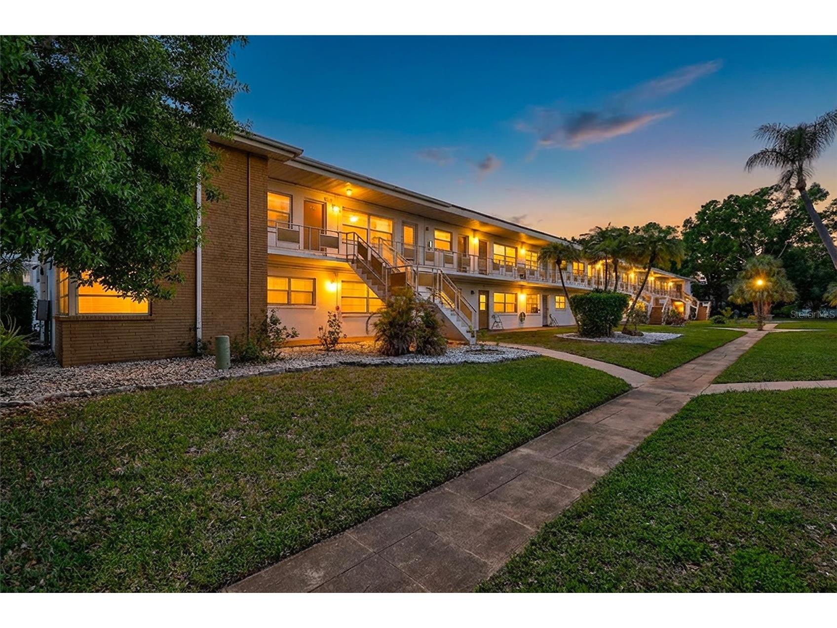 5940 21st Street N #11 Saint Petersburg FL 33714 TB8490924 image1
