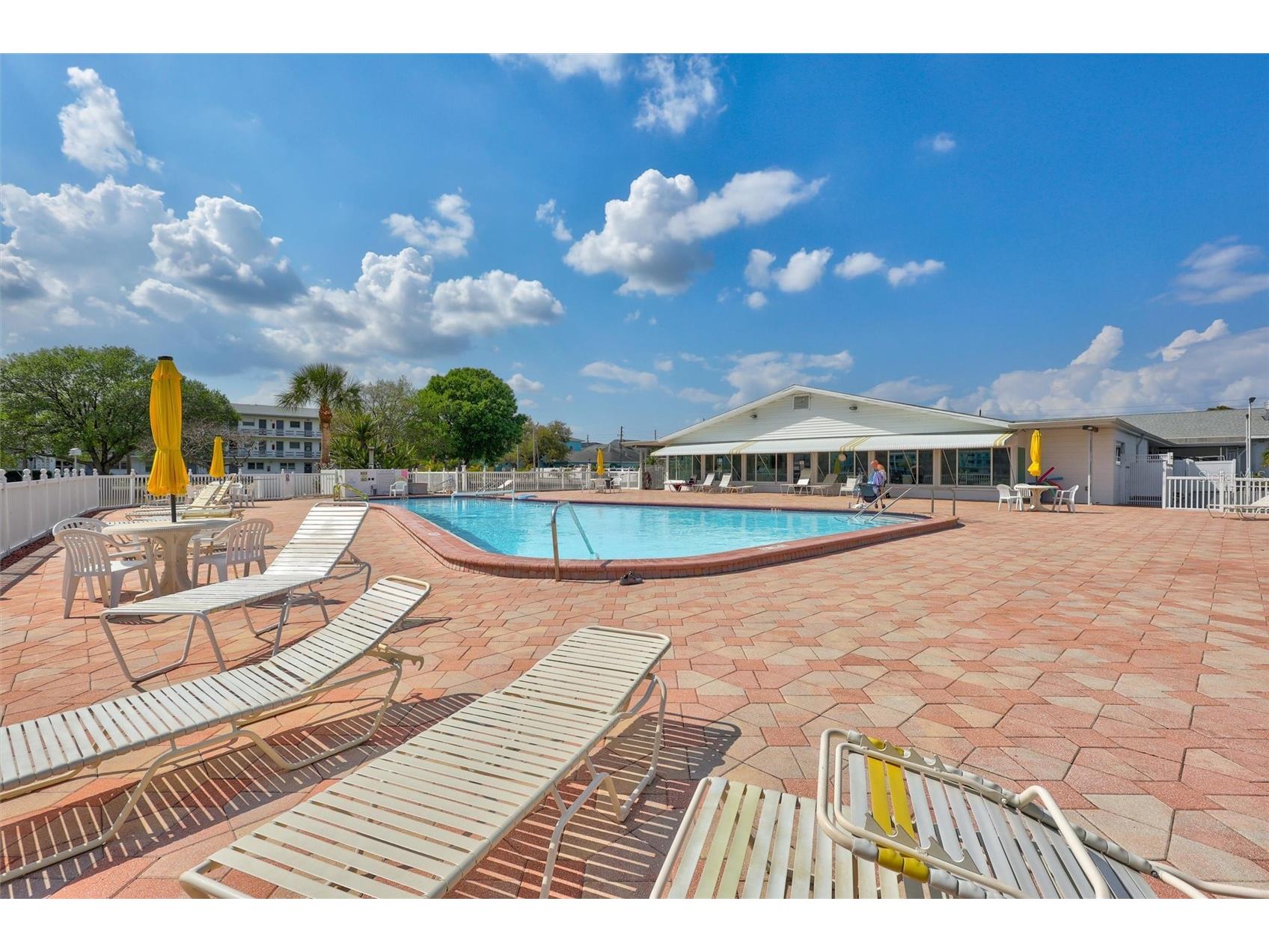 5940 21st Street N #11 Saint Petersburg FL 33714 TB8490924 image16