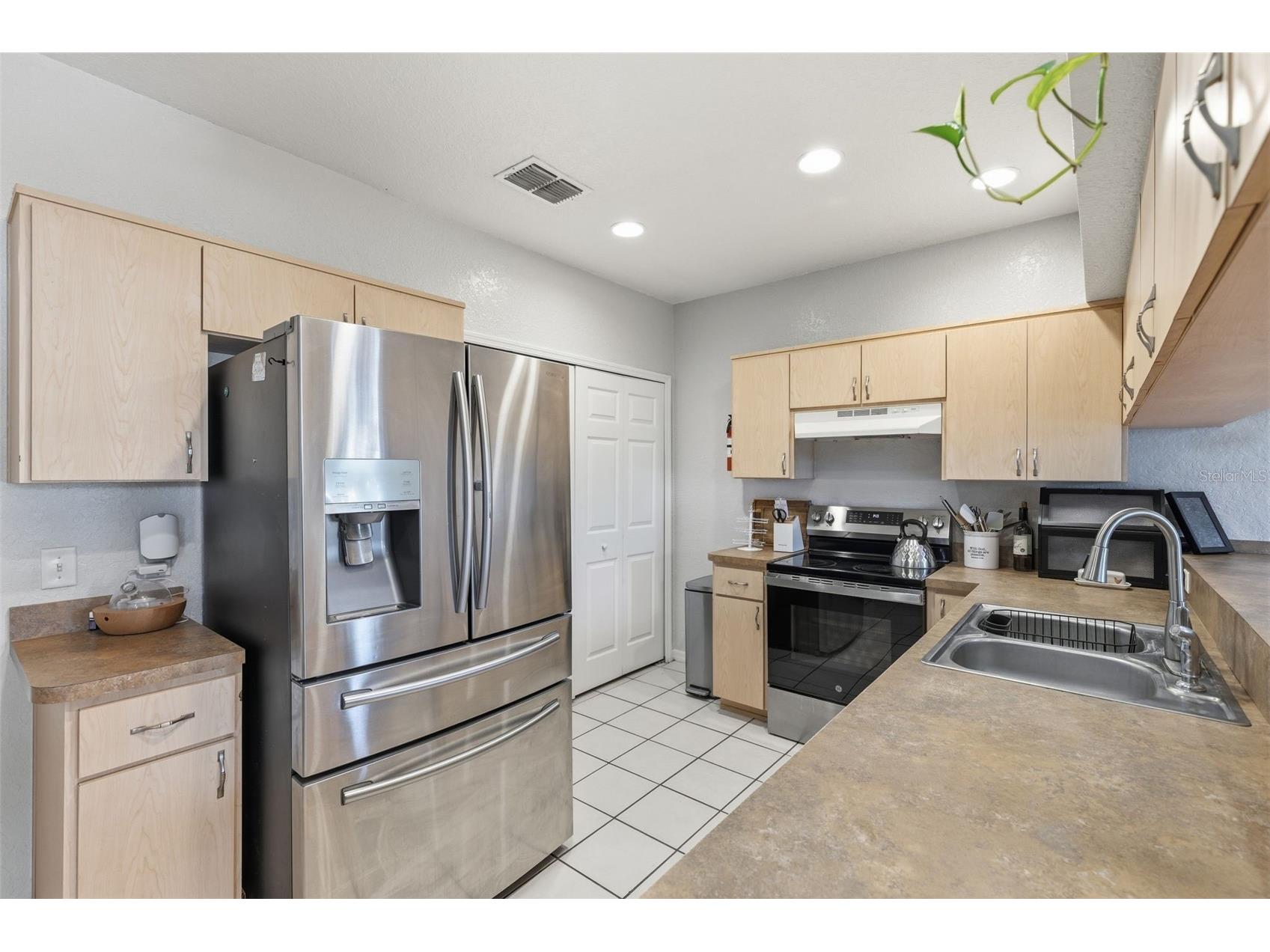 5940 & 5934 Meadowlane Street New Port Richey FL 34652 TB8484287 image14