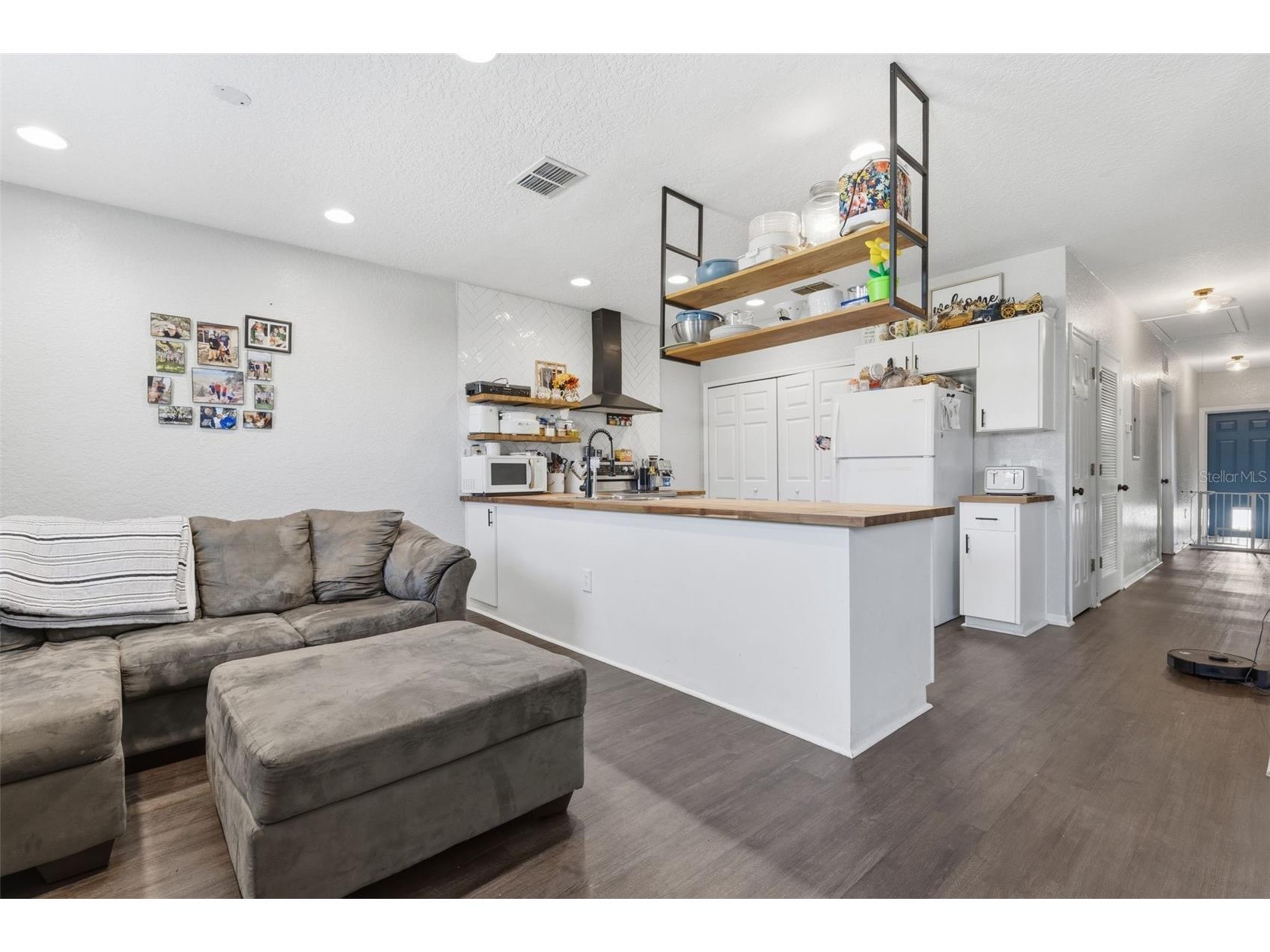 5940 & 5934 Meadowlane Street New Port Richey FL 34652 TB8484287 image5