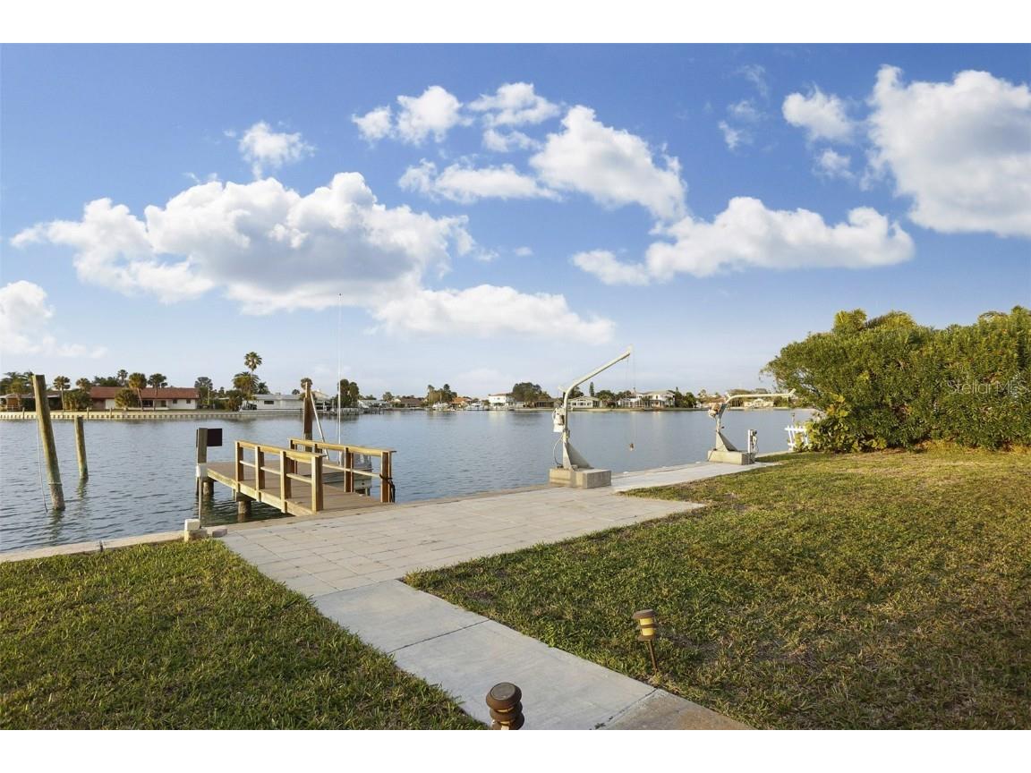 5940 Bikini Way N Saint Pete Beach FL 33706 U8217464 image1