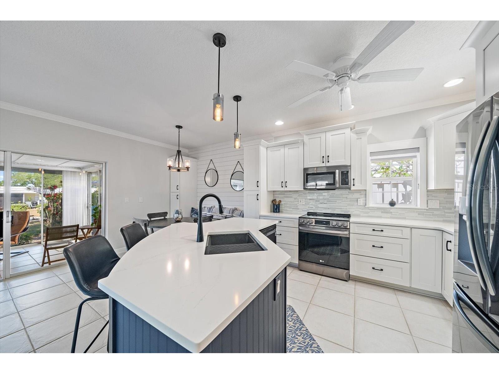 5940 Driftwood Avenue #15 Sarasota FL 34231 A4692199 image10