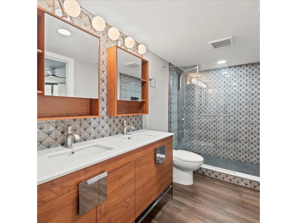 5940 Pelican Bay Plaza S #204 Gulfport FL 33707 U8233692 image29