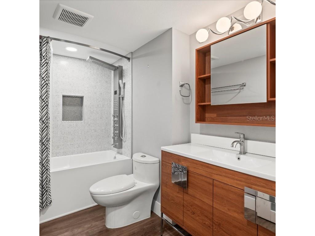 5940 Pelican Bay Plaza S #204 Gulfport FL 33707 U8233692 image35