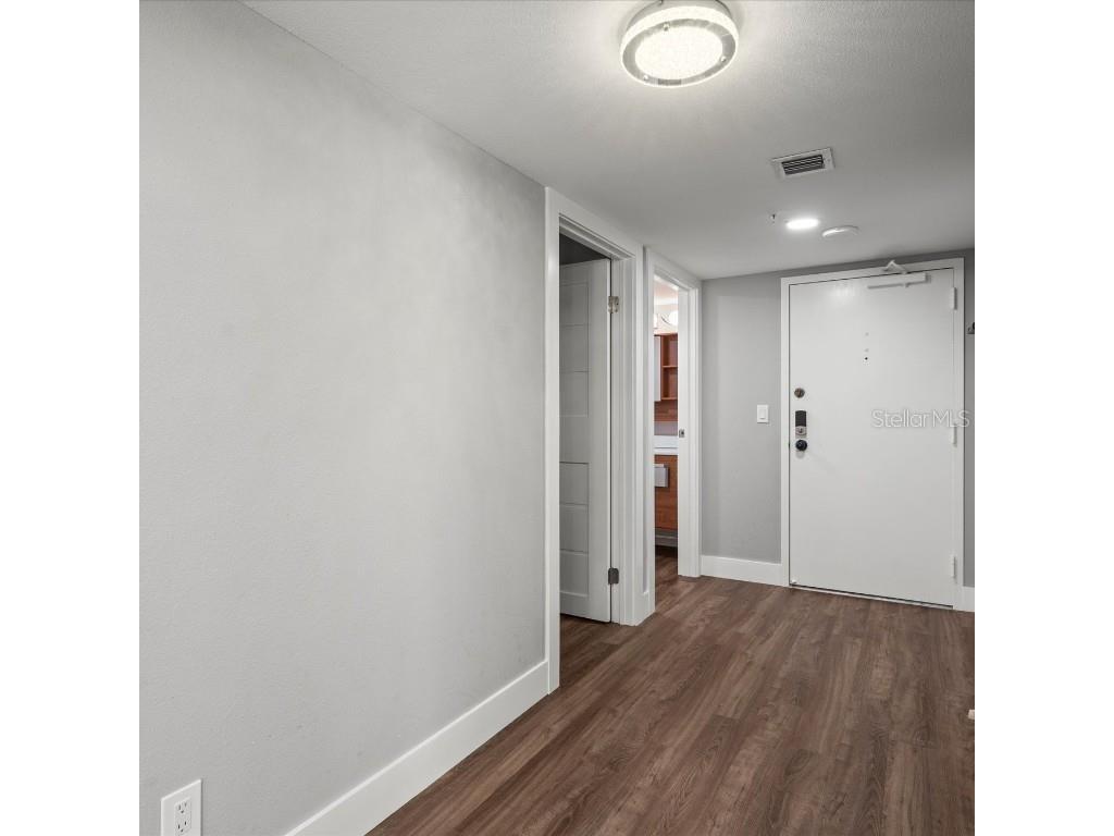 5940 Pelican Bay Plaza S #204 Gulfport FL 33707 U8233692 image6