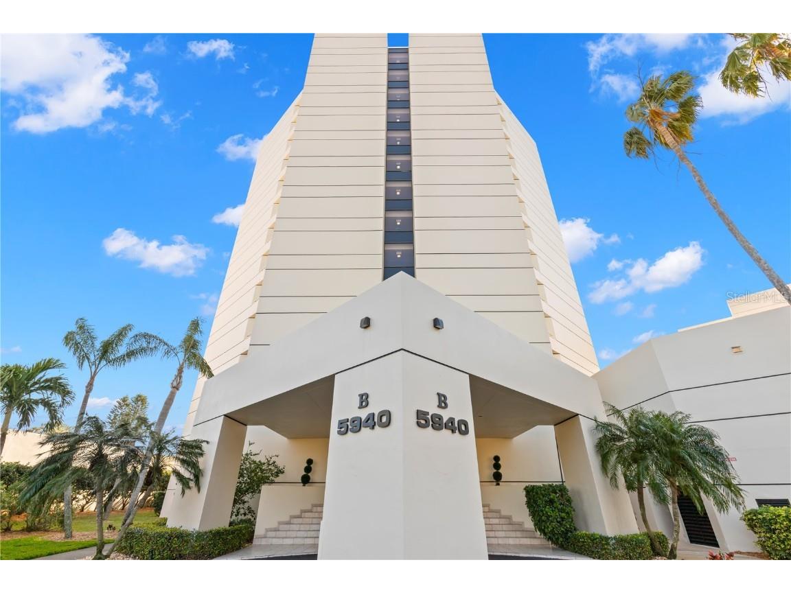 5940 Pelican Bay Plaza S #305 Gulfport FL 33707 U8189906 image1