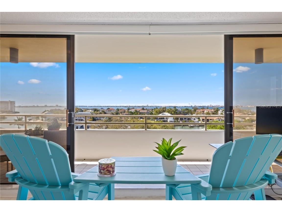 5940 Pelican Bay Plaza S #702 Gulfport FL 33707 - BOCA CIEGA BAY U8153777 image1